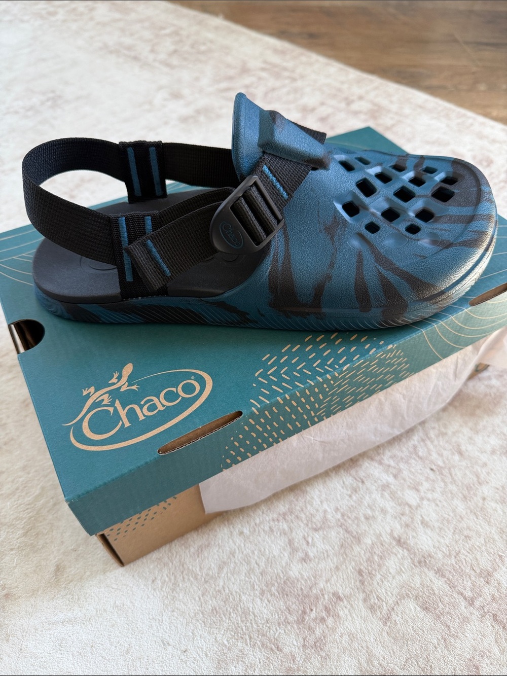 Chaco mens Teal Blue Patterned Clog-Sandal with Black Straps